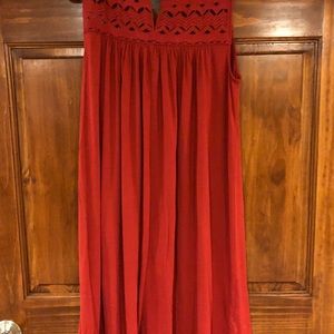 Cute dress hits at knee for average height.